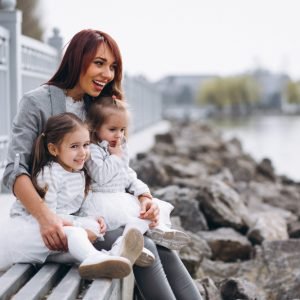 FamousParenting MomLife