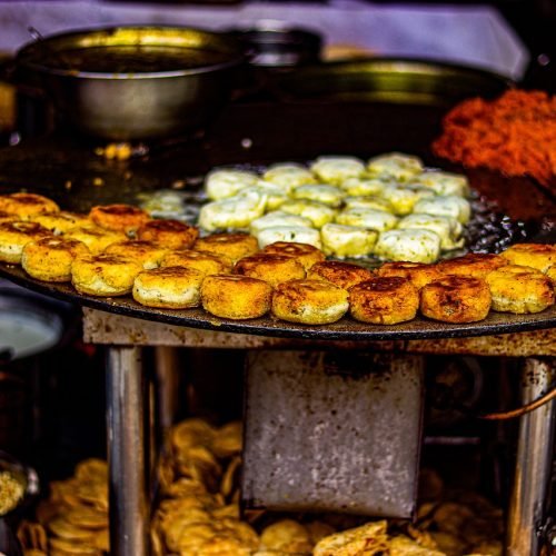 Taste the Trends: Maxxfour.com’s Top 10 Street Foods Loved Across India